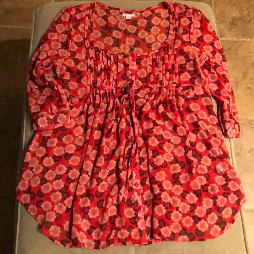 Quarter length sleeve blouse